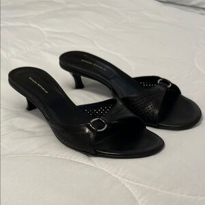 Black Women's Kitten Heals